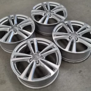 SLIGHTLY USED SET OF 4 18INCH’’ GENUINE AUDI S3 SILVER 2018 MODEL 18 INCH ALLOY WHEELS SET OF 4