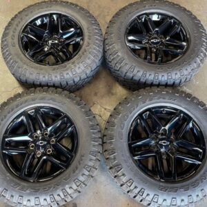 SLIGHTLY USED SET OF 4 18INCH’’ 2022-2024 CHEVY SILVERADO TRAIL BOSS AT4 FACTORY 18 WHEELS TIRES OEM RIMS BLACK 5911