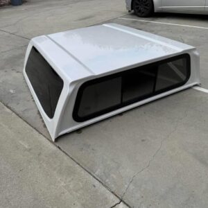 LEER 100XQ Truck Cap – Chevy Silverado 5’5” Bed